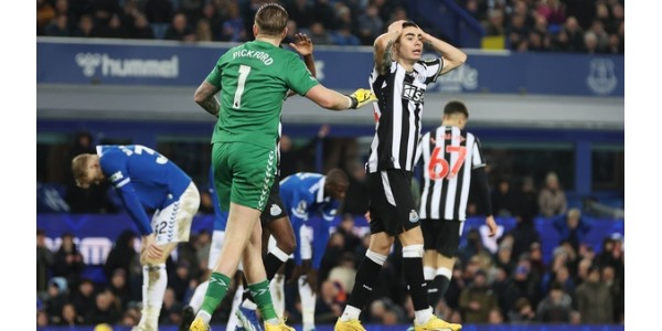 Newcastle United e Tottenham Hotspur perderam para adversários em posições inferiores